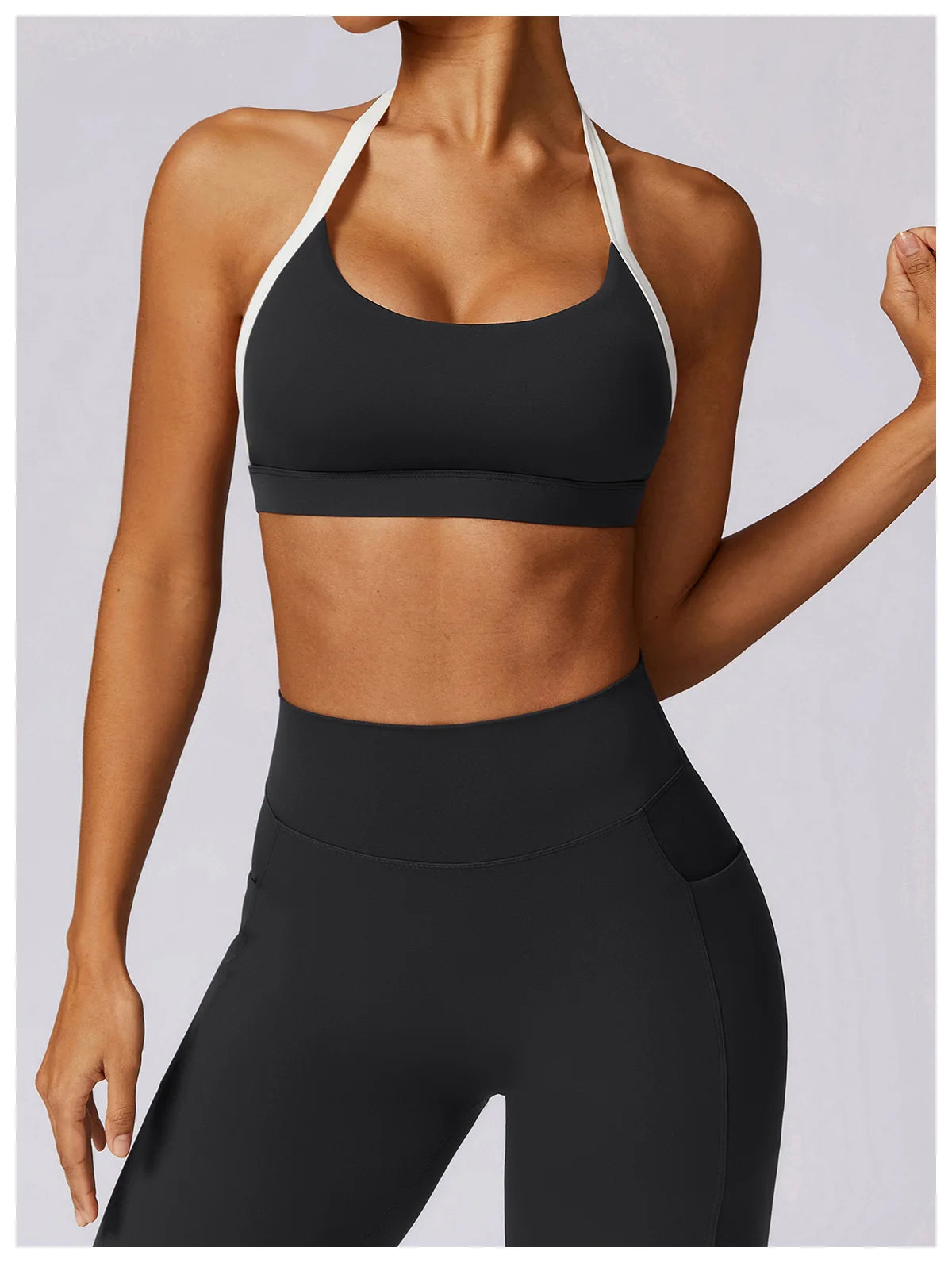 HALTERNECK SPORTS BRA