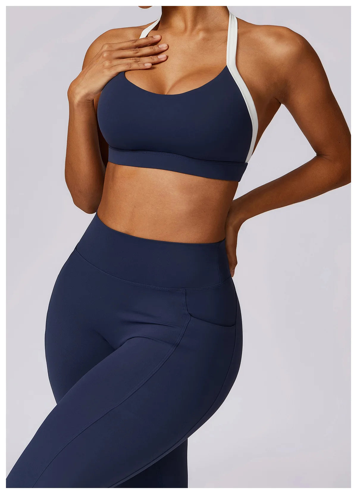 HALTERNECK SPORTS BRA